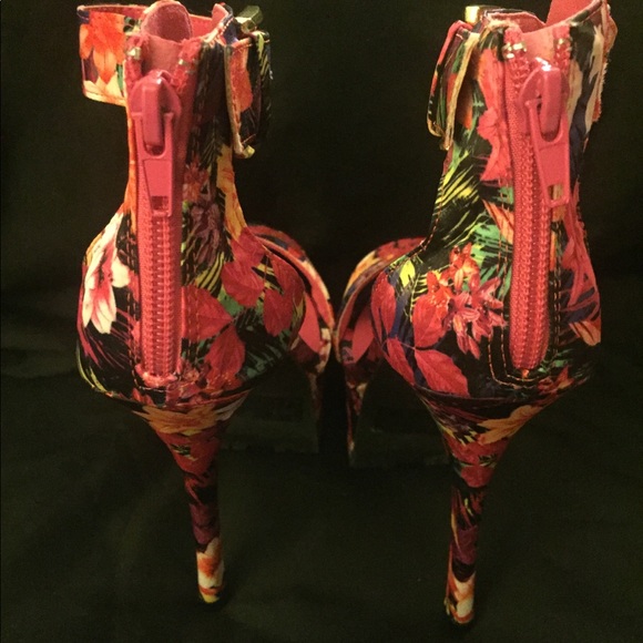 Floral Tropical Satin Platforms - Picture 3 of 8